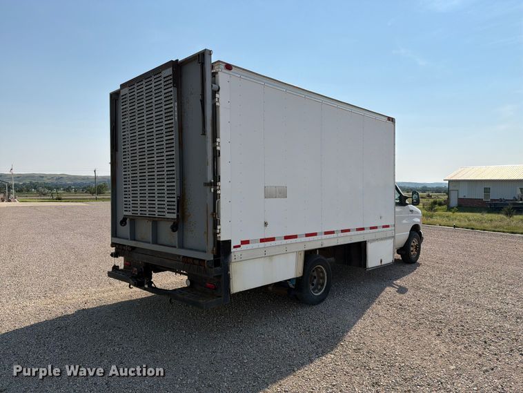 2005 Ford E450 Box Truck - photo 5