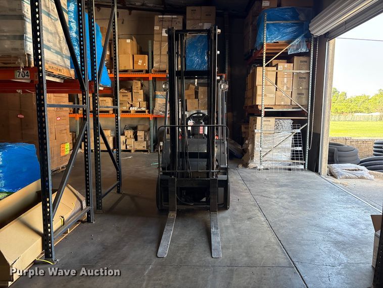 1997 Toyota 42-6FGU18 Forklift - photo 2
