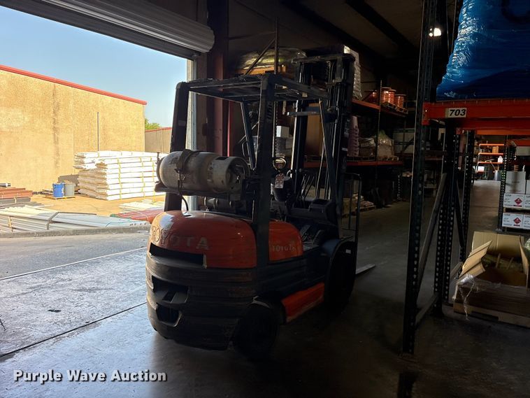 1997 Toyota 42-6FGU18 Forklift - photo 5