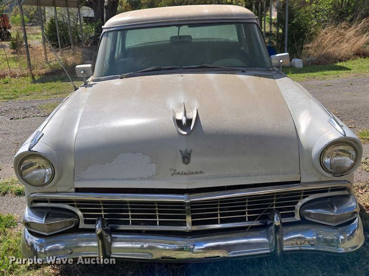 1956 Ford Fairlane Town Sedan - photo 2