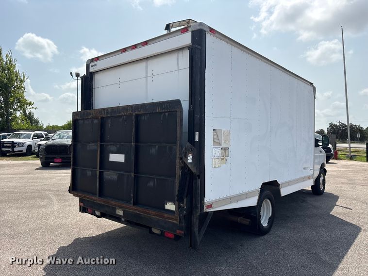 2004 Ford E350 Box Truck - photo 5