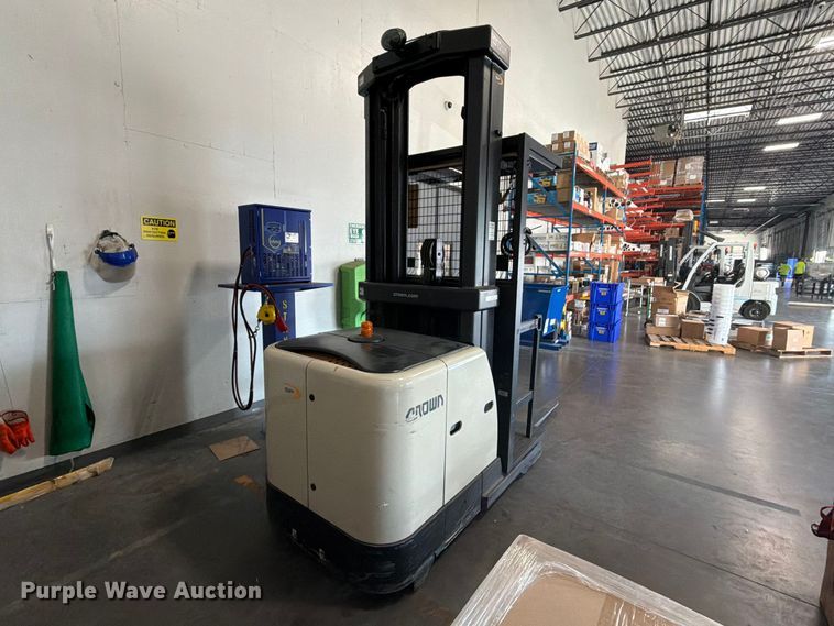 2019 Crown SP3520-30 Order Picker - photo 5