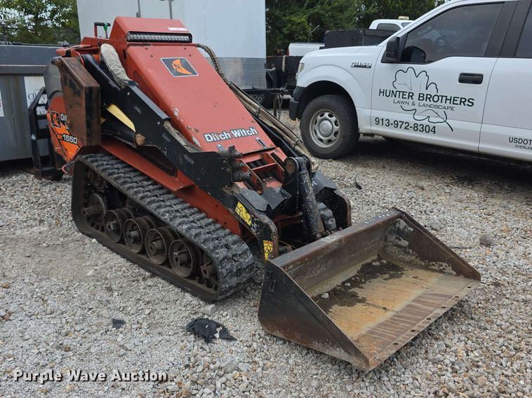 2018 Ditch Witch SK1550 Compact Utility Loader - photo 3