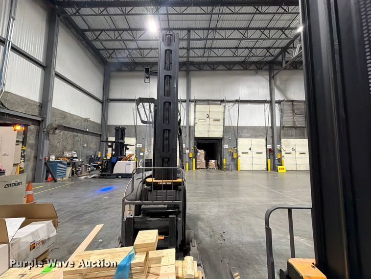 2019 Crown RM6025-45 Reach Truck - photo 2