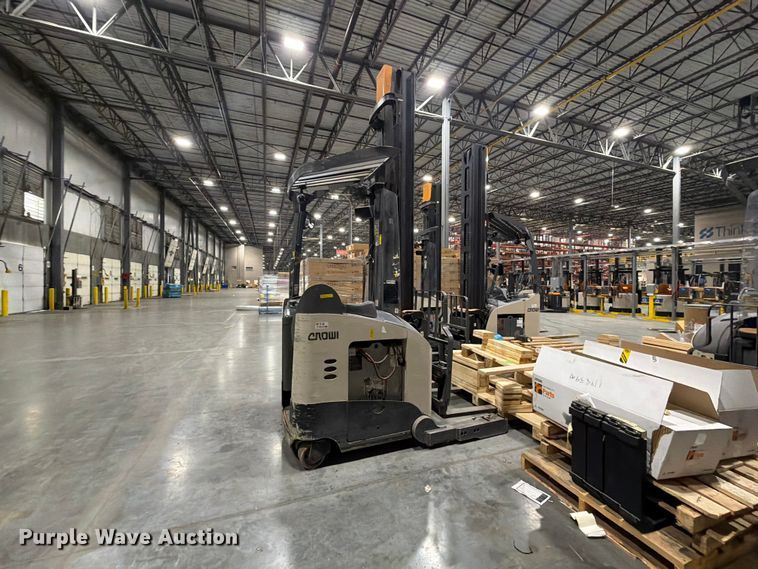 2019 Crown RM6025-45 Reach Truck - photo 4