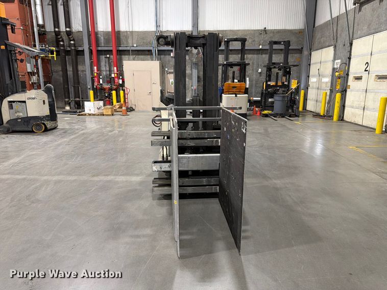 2018 Crown RC5545-40 Forklift - photo 2