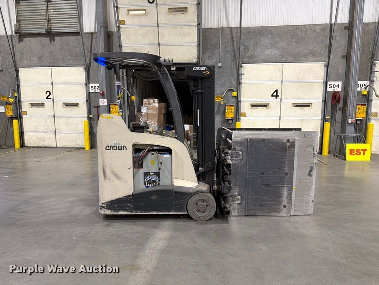 2018 Crown RC5545-40 Forklift - photo 4