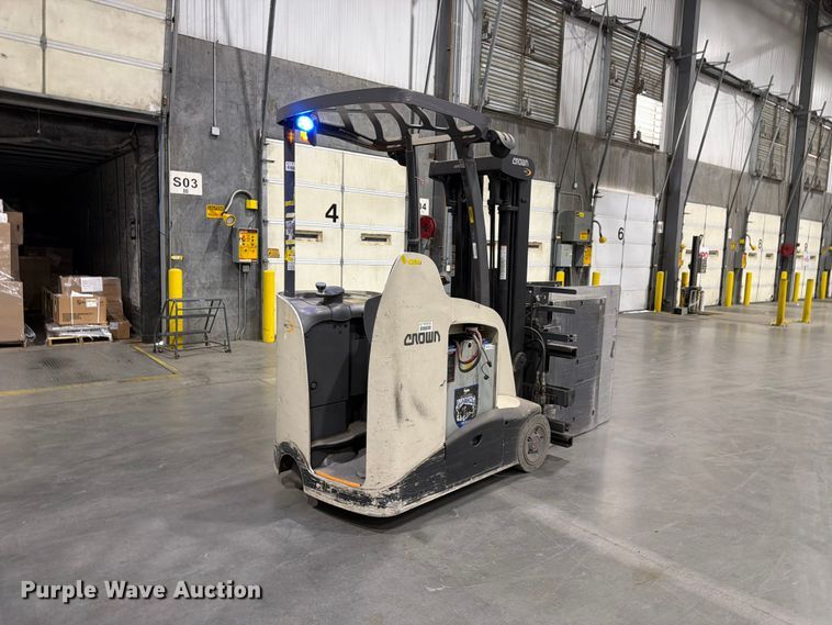 2018 Crown RC5545-40 Forklift - photo 5