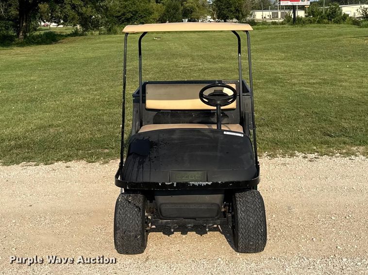 EZ-GO Golf Cart - photo 2