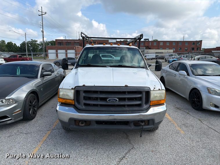 2000 Ford F350 Super Duty Utility Bed Pickup Truck - photo 2