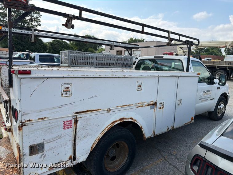 2000 Ford F350 Super Duty Utility Bed Pickup Truck - photo 4