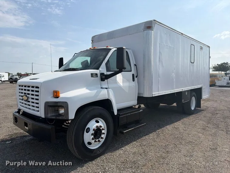2007 Chevrolet C7000 Box Truck