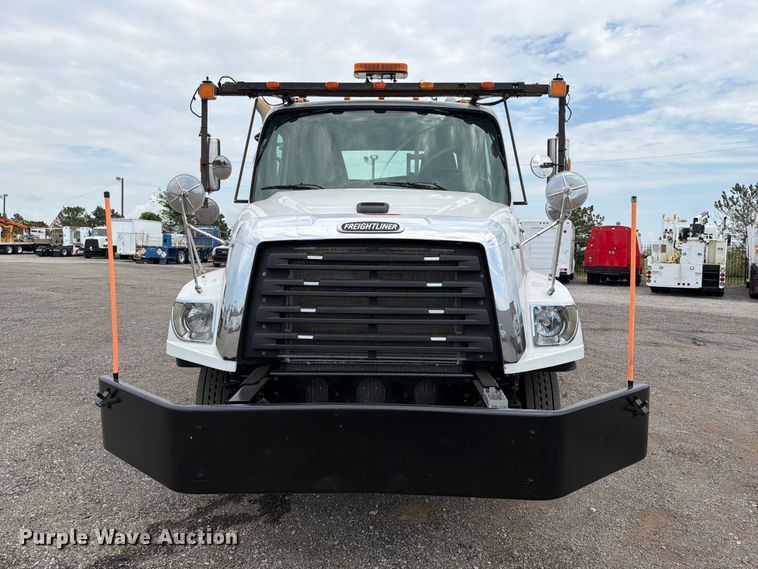 2015 Freightliner 114SD Toter Truck - photo 2