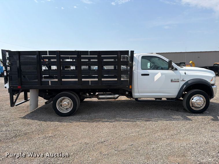 2018 RAM 5500 Flatbed Truck - photo 4