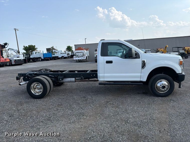 2020 Ford F350 Super Duty Pickup Truck Cab And Chassis - photo 4
