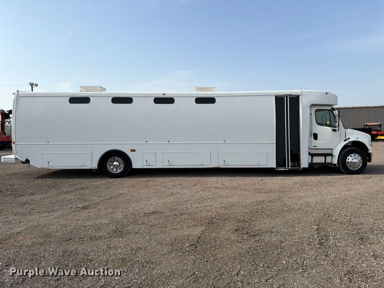 2009 Freightliner Business Class M2 Bus - photo 4