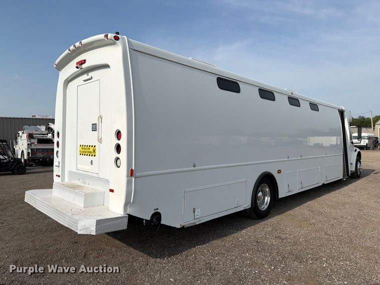 2009 Freightliner Business Class M2 Bus - photo 5
