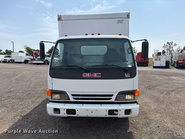 2002 GMC W4500 Box Truck - photo 2