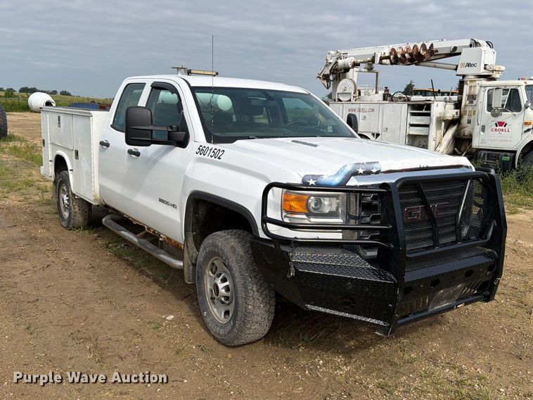 2015 GMC Sierra 2500HD Ext. Cab Utility Bed Pickup Truck - photo 3