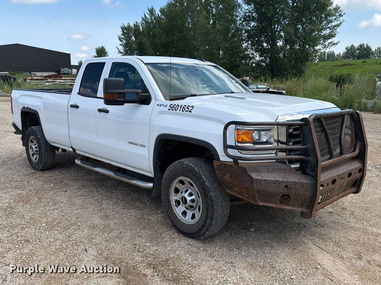 2016 GMC Sierra 3500HD Ext. Cab Pickup Truck - photo 3