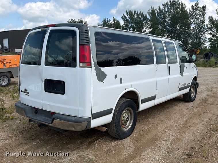 1999 Chevrolet Express 3500 Van - photo 5