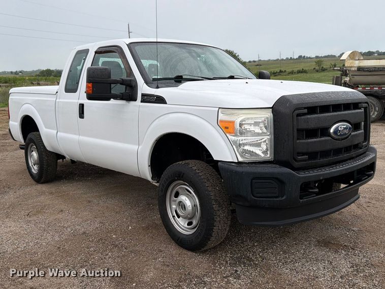 2011 Ford F250 Super Duty Ext. Cab Pickup Truck - photo 4