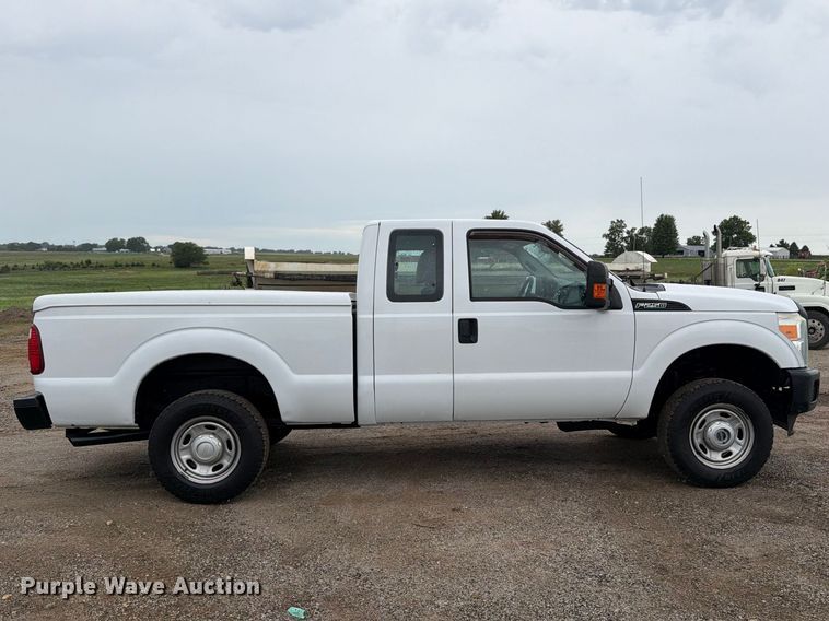2011 Ford F250 Super Duty Ext. Cab Pickup Truck - photo 5