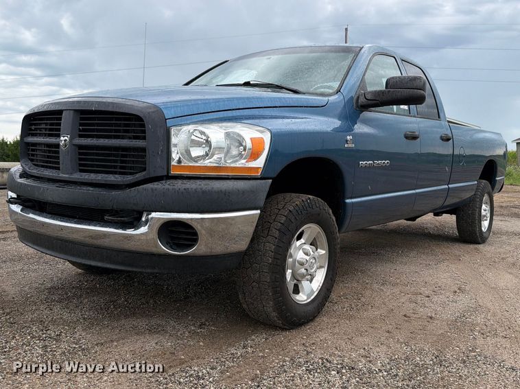 2006 Dodge Ram 2500 Ext. Cab Pickup Truck - photo 2