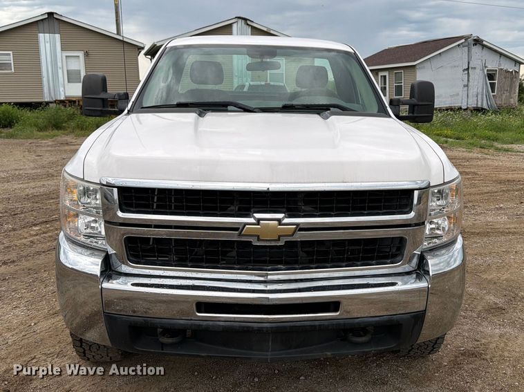 2010 Chevrolet Silverado 3500HD Pickup Truck - photo 3