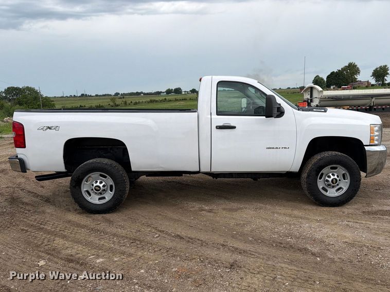 2010 Chevrolet Silverado 3500HD Pickup Truck - photo 5