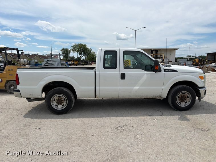 2013 Ford F250 Super Duty Ext. Cab Pickup Truck - photo 4