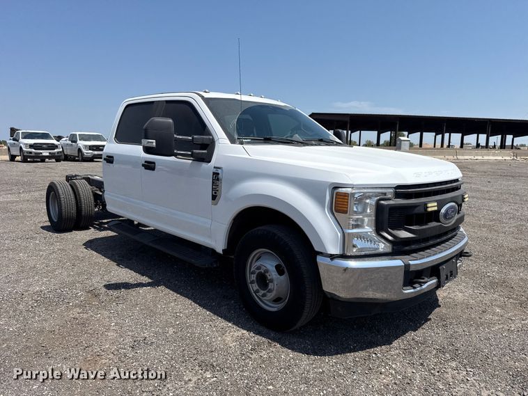 2020 Ford F350 Super Duty Crew Cab Pickup Truck Cab And Chassis - photo 3