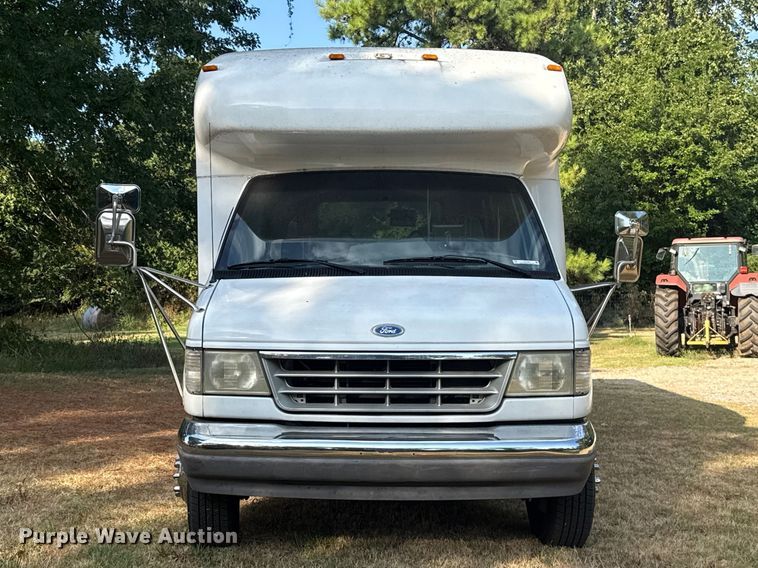 1994 Ford E350 Shuttle Bus - photo 2