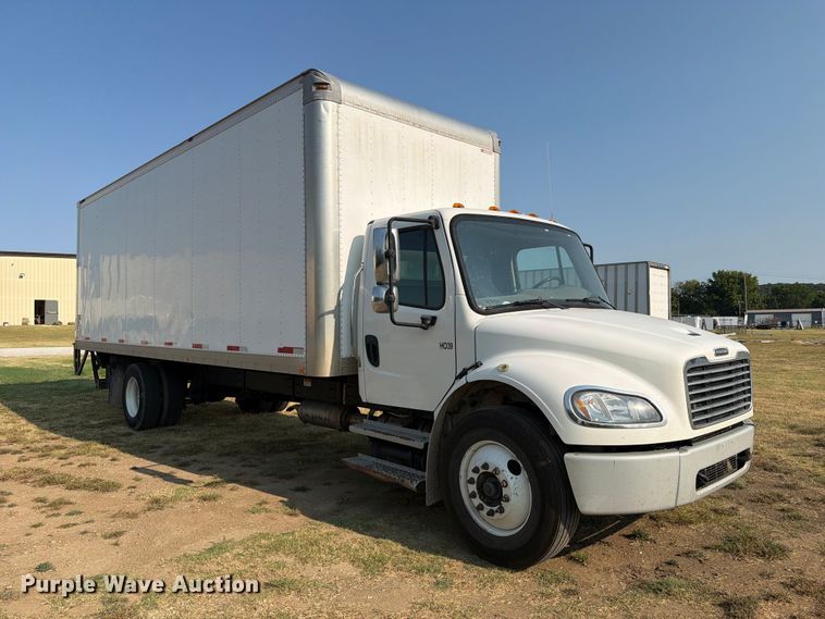 2015 Freightliner Business Class M2 Box Truck - photo 3