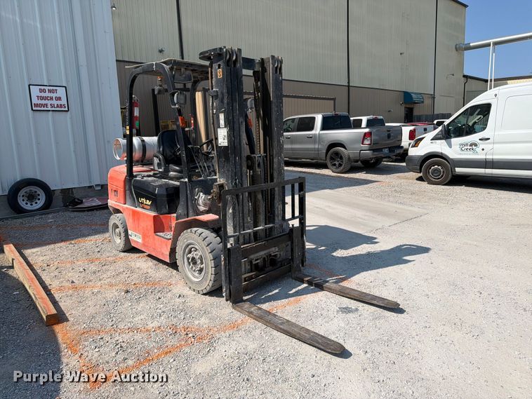 Utilev UT25P Forklift - photo 3