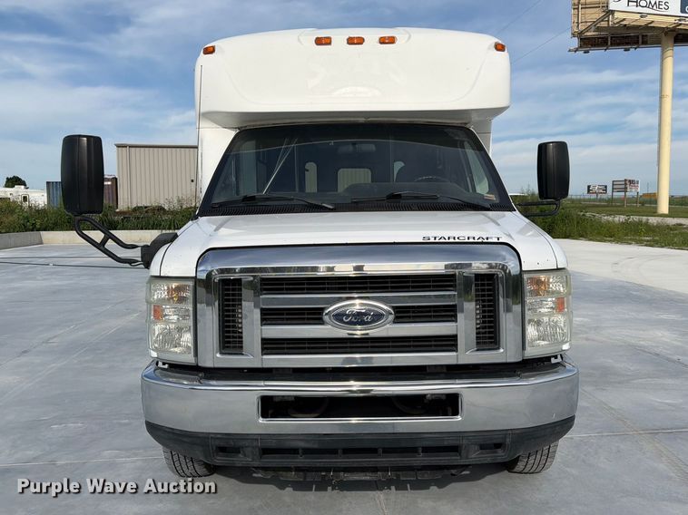 2013 Ford E350 Shuttle Bus - photo 2