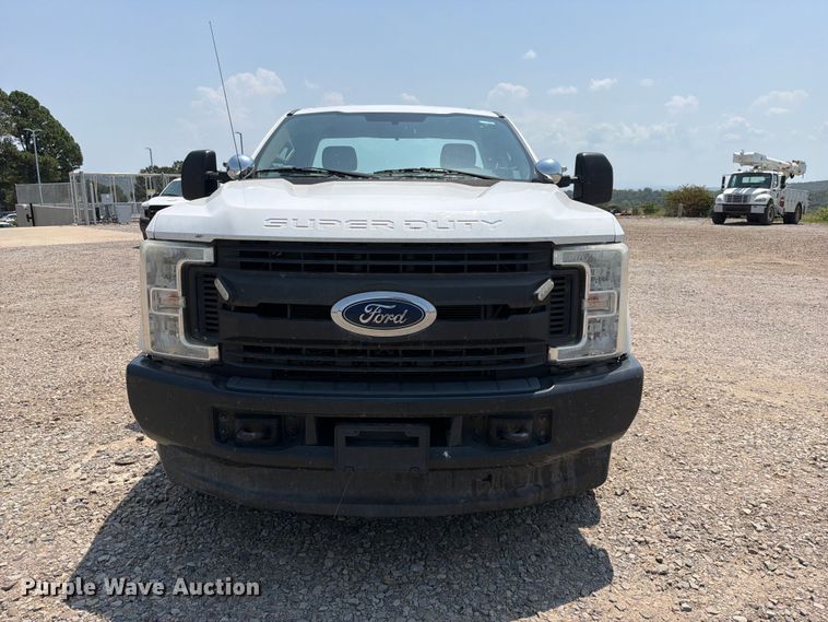 2017 Ford F250 Super Duty Utility Bed Pickup Truck - photo 2