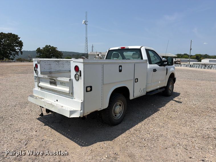 2017 Ford F250 Super Duty Utility Bed Pickup Truck - photo 5