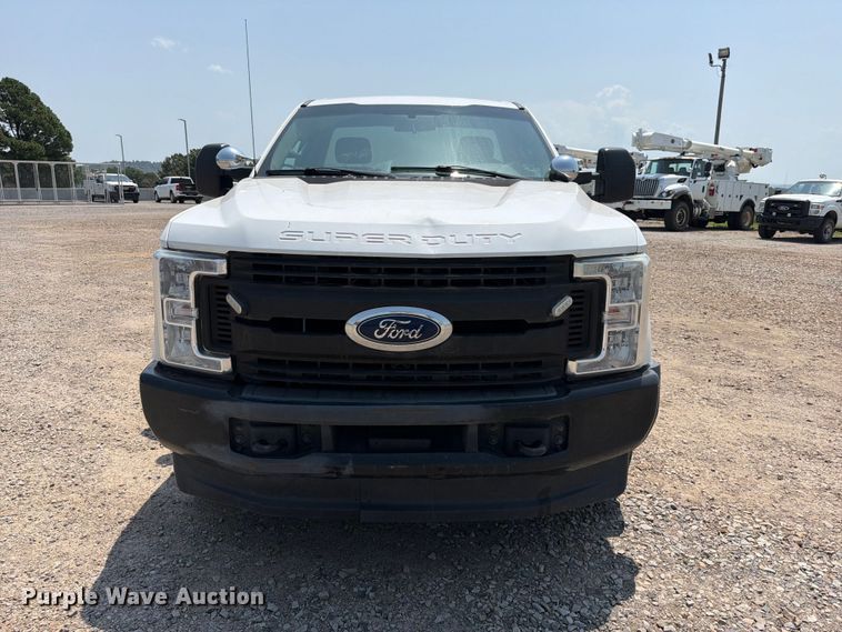 2017 Ford F250 Super Duty Utility Bed Pickup Truck - photo 2