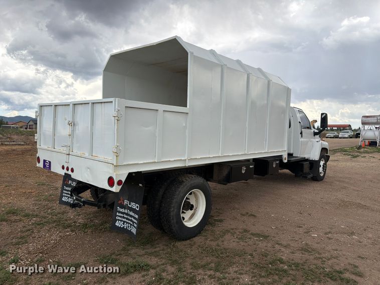 2007 GMC C7500 Chipper Truck - photo 5