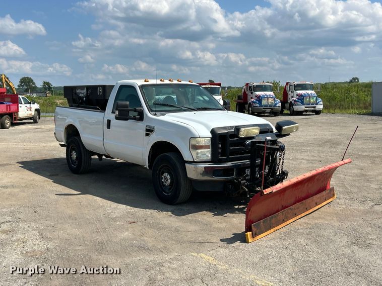 2010 Ford F350 Super Duty XL Pickup Truck - photo 3