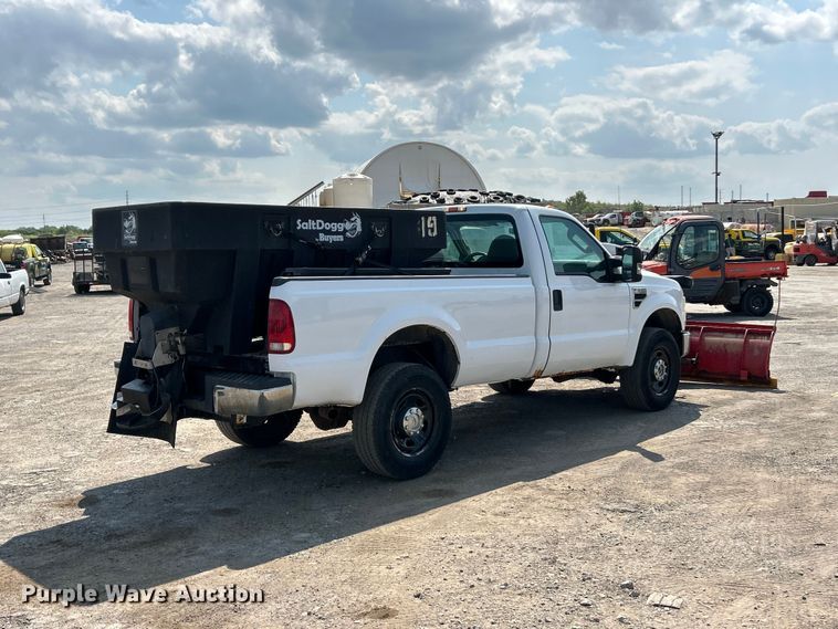 2010 Ford F350 Super Duty XL Pickup Truck - photo 5