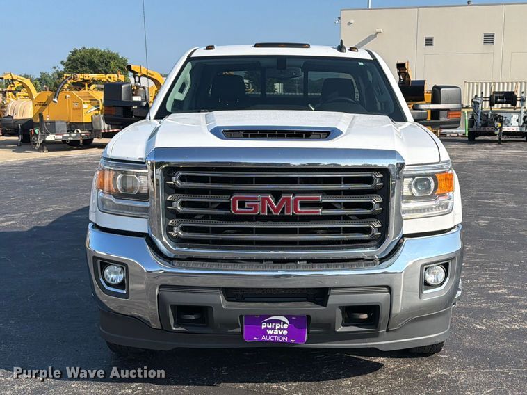 2019 GMC Sierra 3500HD SLE Crew Cab Pickup Truck - photo 2
