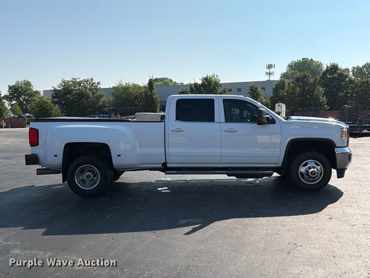 2019 GMC Sierra 3500HD SLE Crew Cab Pickup Truck - photo 4