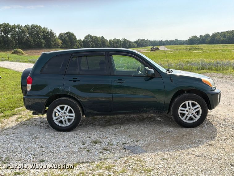 2003 Toyota RAV4 SUV - photo 4