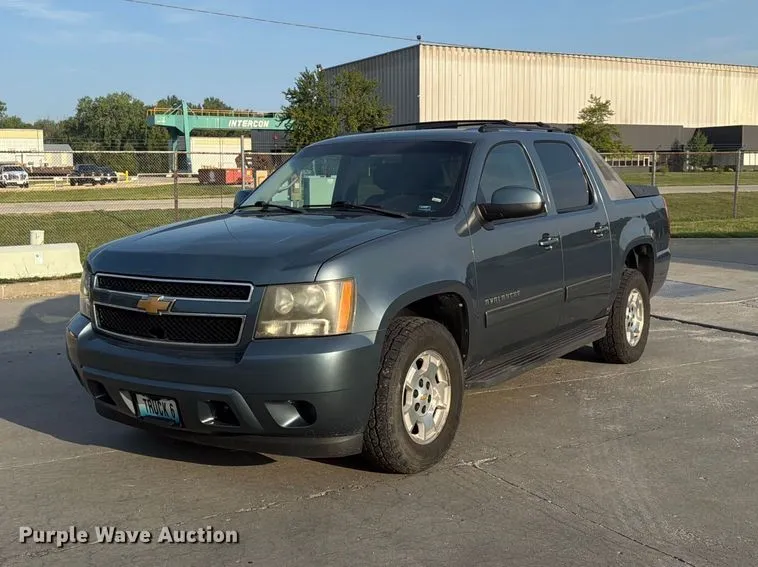 2011 Chevrolet Avalanche Crew Cab Pickup Truck