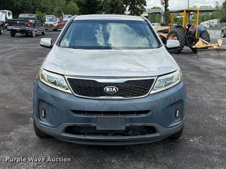 2014 KIA Sorento SUV - photo 2