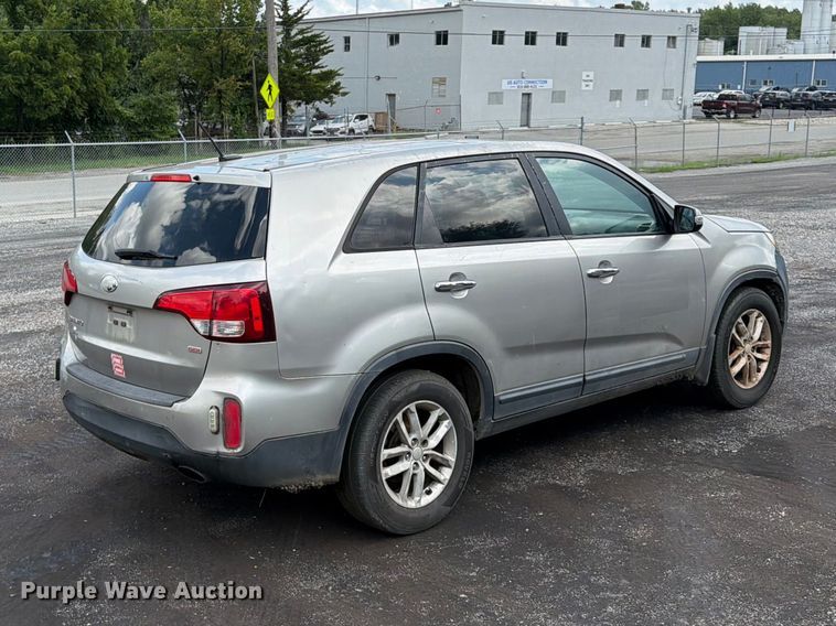2014 KIA Sorento SUV - photo 5