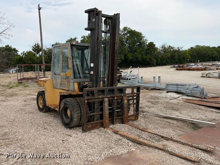 Caterpillar DP70 Forklift - photo 3