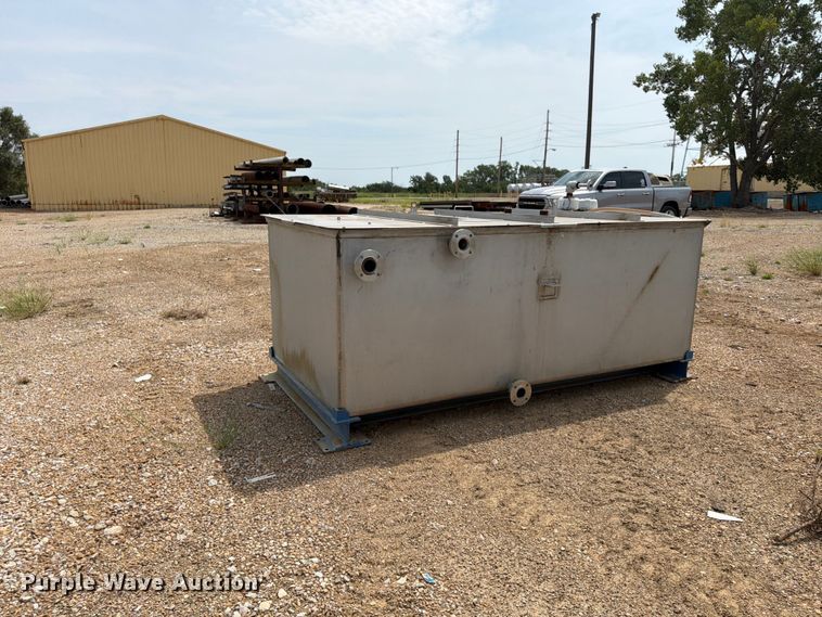 (2) Tanks - photo 5
